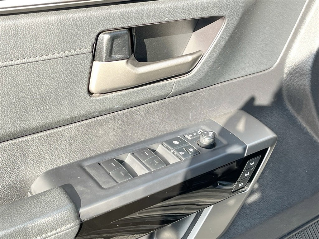 Used 2022 Toyota Tundra Limited image 16