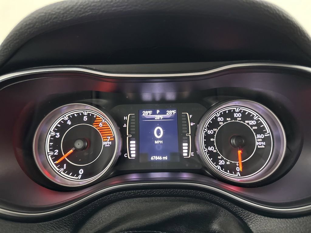 Used 2019 Jeep Cherokee Latitude Plus image 39