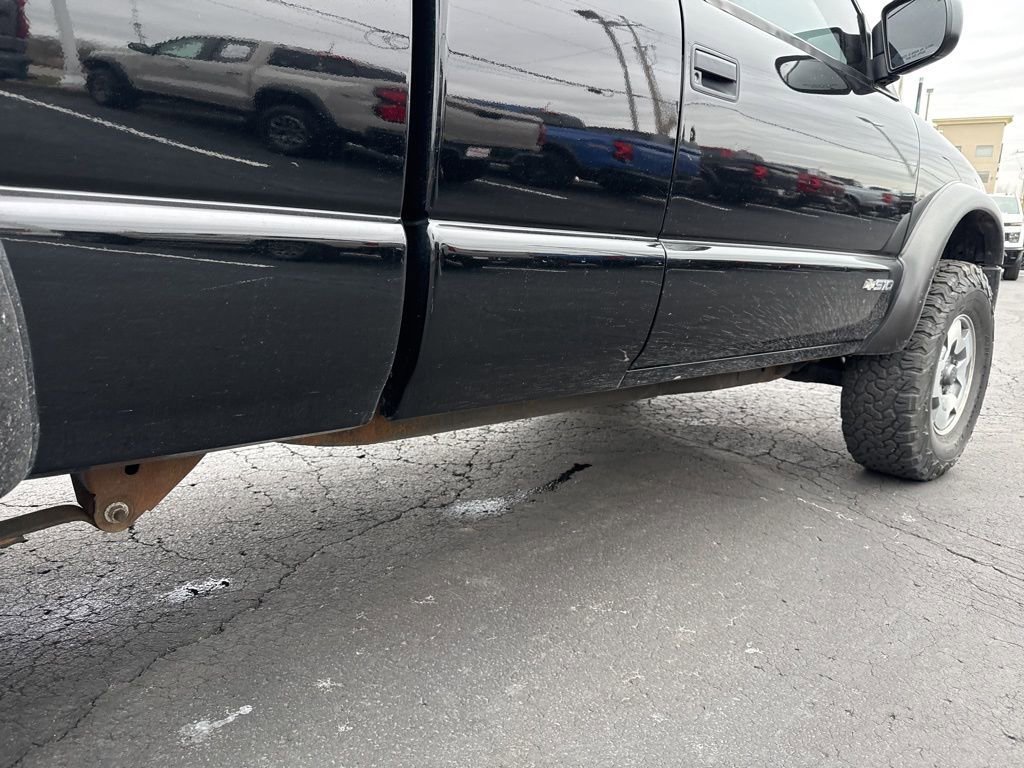 Used 2000 Chevrolet S10 Pickup LS w/ Preferred Equipment Group image 14