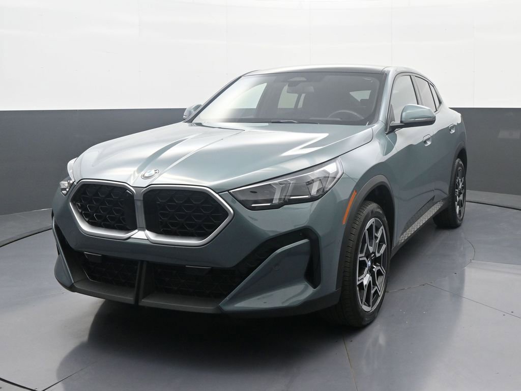 Used 2025 BMW X2 xDrive28i AWD/4WD image 1