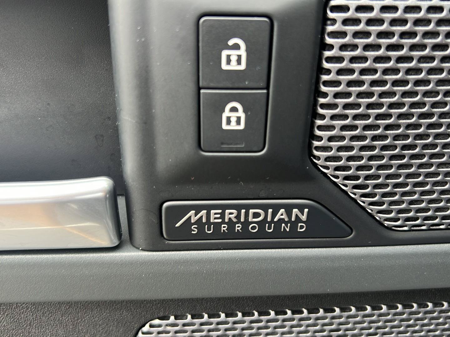 Certified 2023 Land Rover Defender 110 X-Dynamic SE AWD/4WD image 24