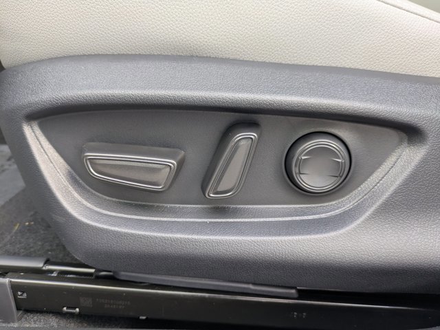 New 2026 Toyota Camry SE FWD image 19