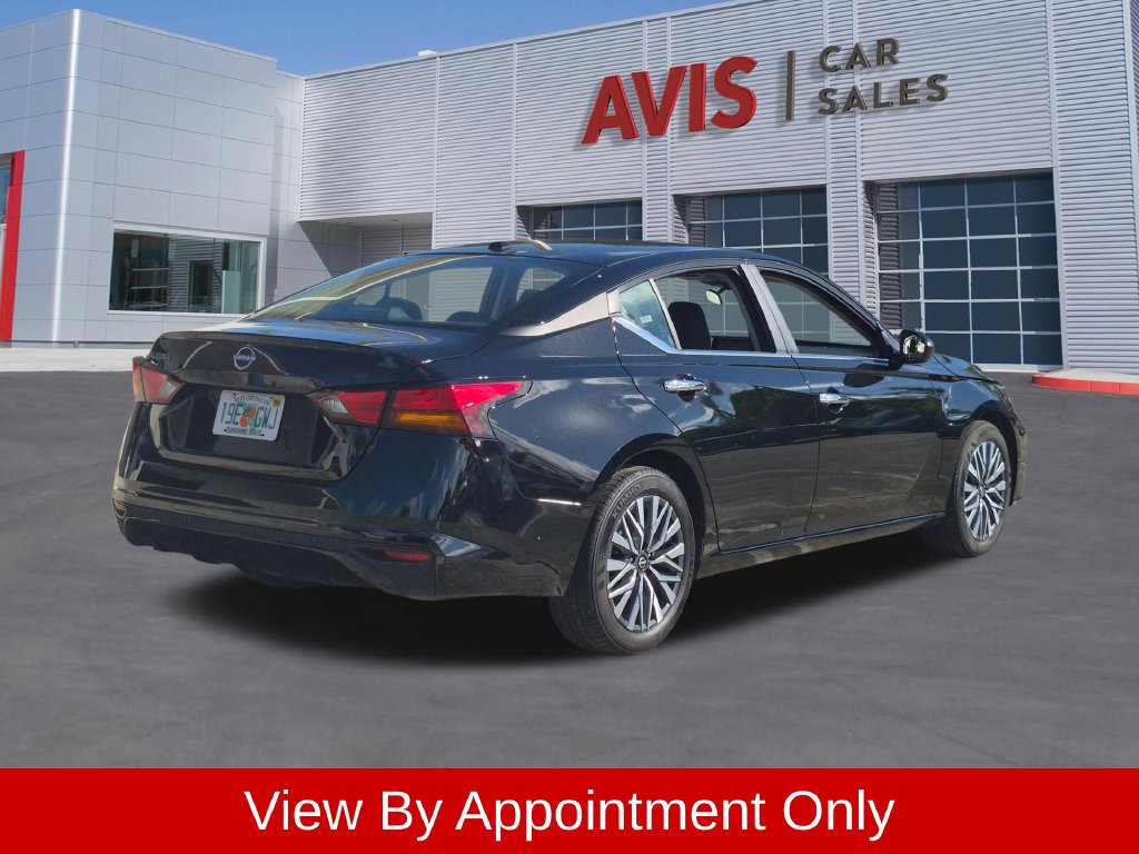 Used 2025 Nissan Altima 2.5 SV FWD image 6