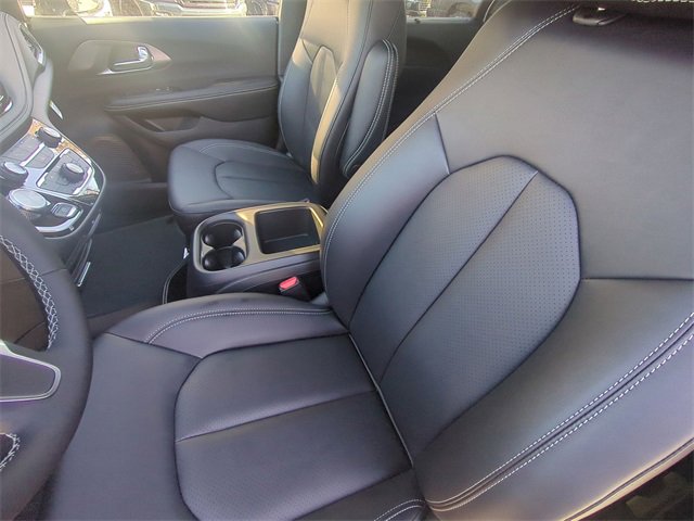 New 2026 Chrysler Pacifica Select image 27