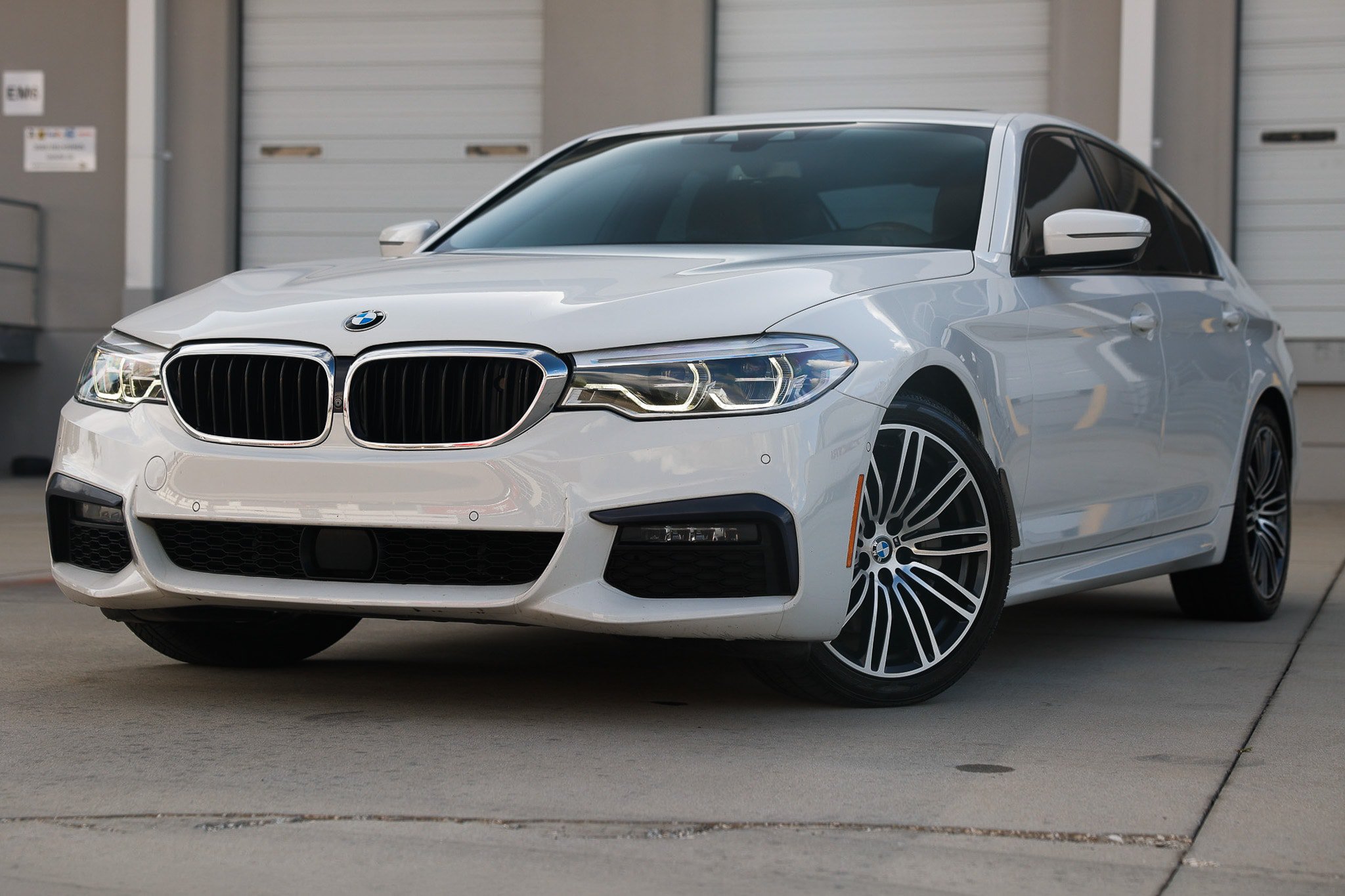 Used 2019 BMW 540i xDrive w/ M Sport Package AWD/4WD image 1