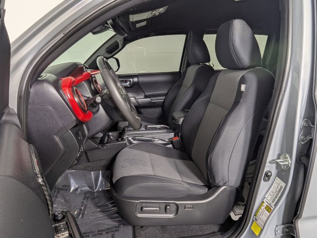 Used 2021 Toyota Tacoma TRD Off-Road image 14