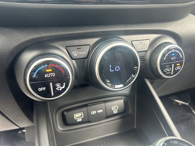 New 2025 Hyundai Venue SEL FWD image 29
