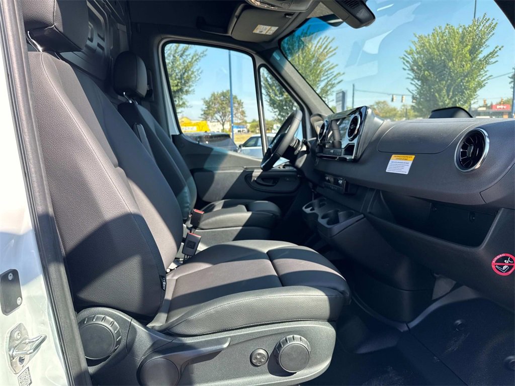 New 2025 Mercedes-Benz Sprinter 2500 image 10
