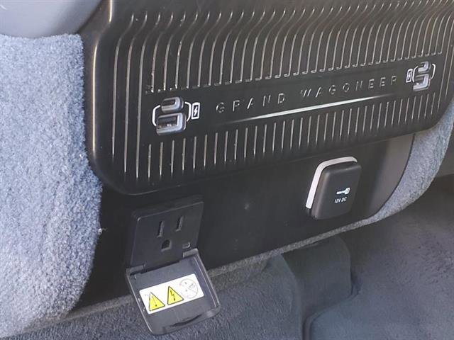 Used 2022 Jeep Grand Wagoneer Series II w/ Convenience Group III image 13