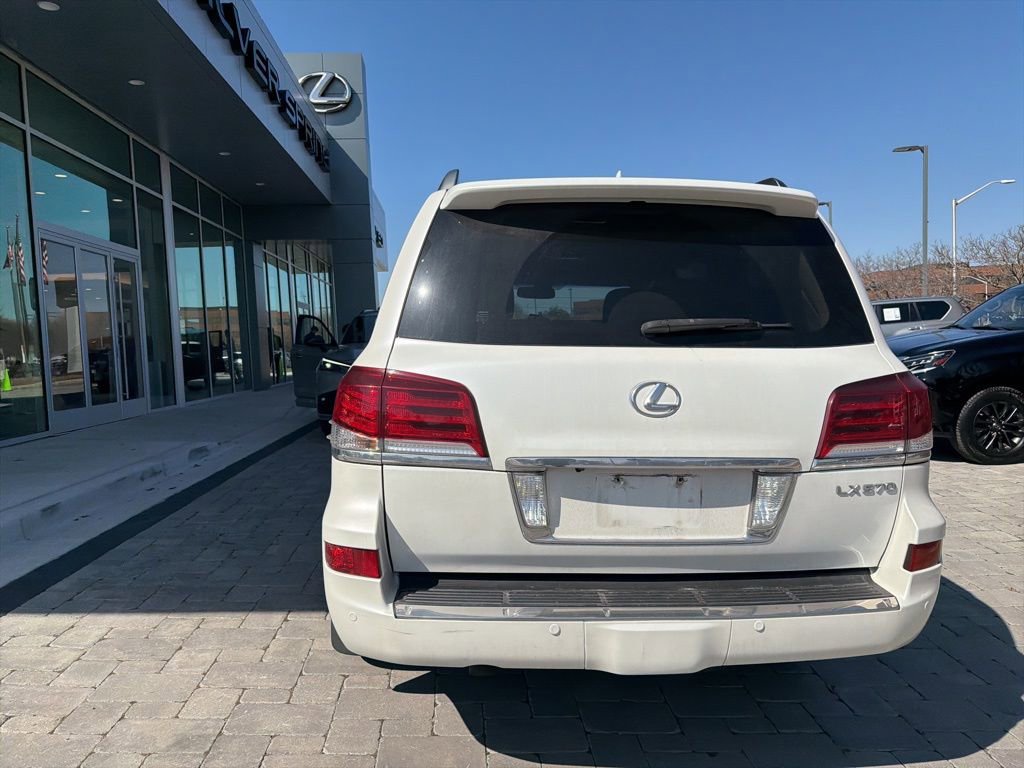 Used 2015 Lexus LX 570 4WD w/ Luxury Package image 12