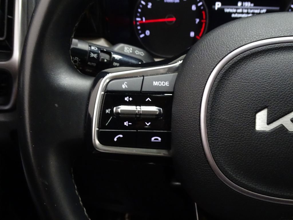 Used 2022 Kia Sorento EX w/ Panoramic Sunroof Package image 28