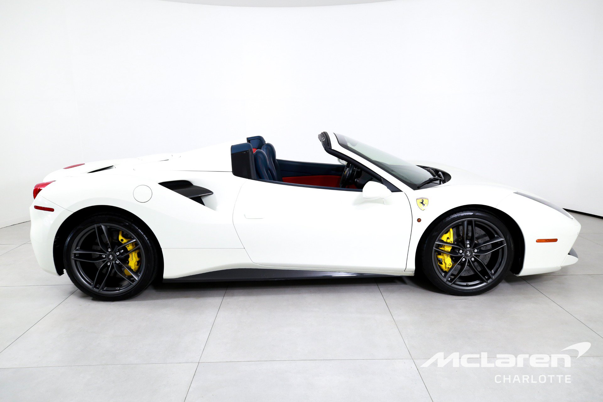 Used 2018 Ferrari 488 Spider RWD image 10