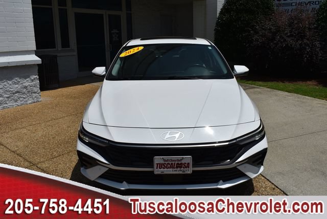 Used 2024 Hyundai Elantra Limited FWD image 4