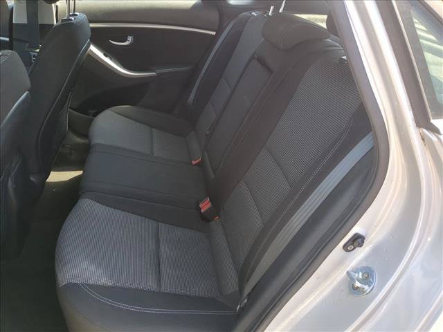 Used 2017 Hyundai Elantra GT FWD image 16