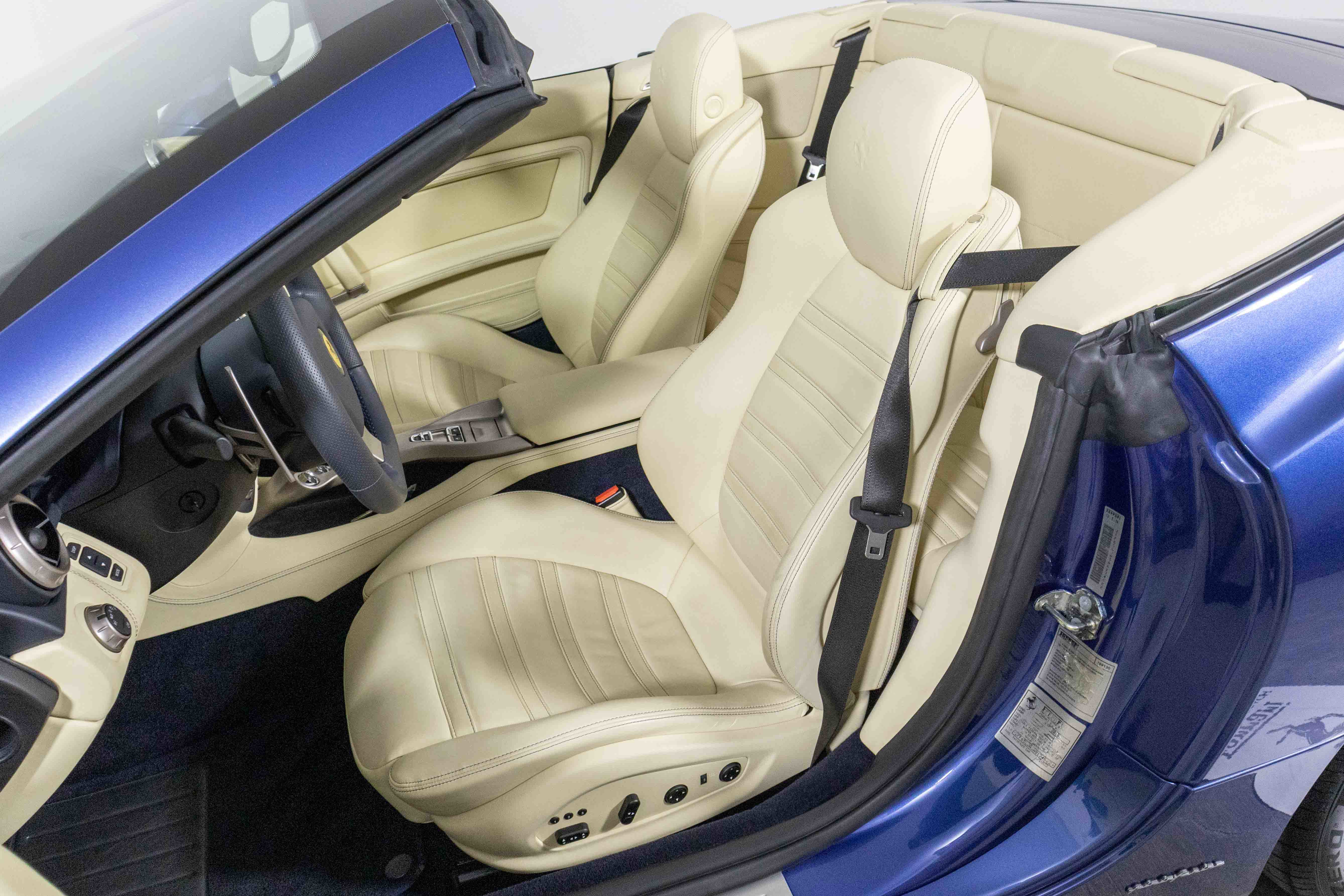 Used 2010 Ferrari California image 36