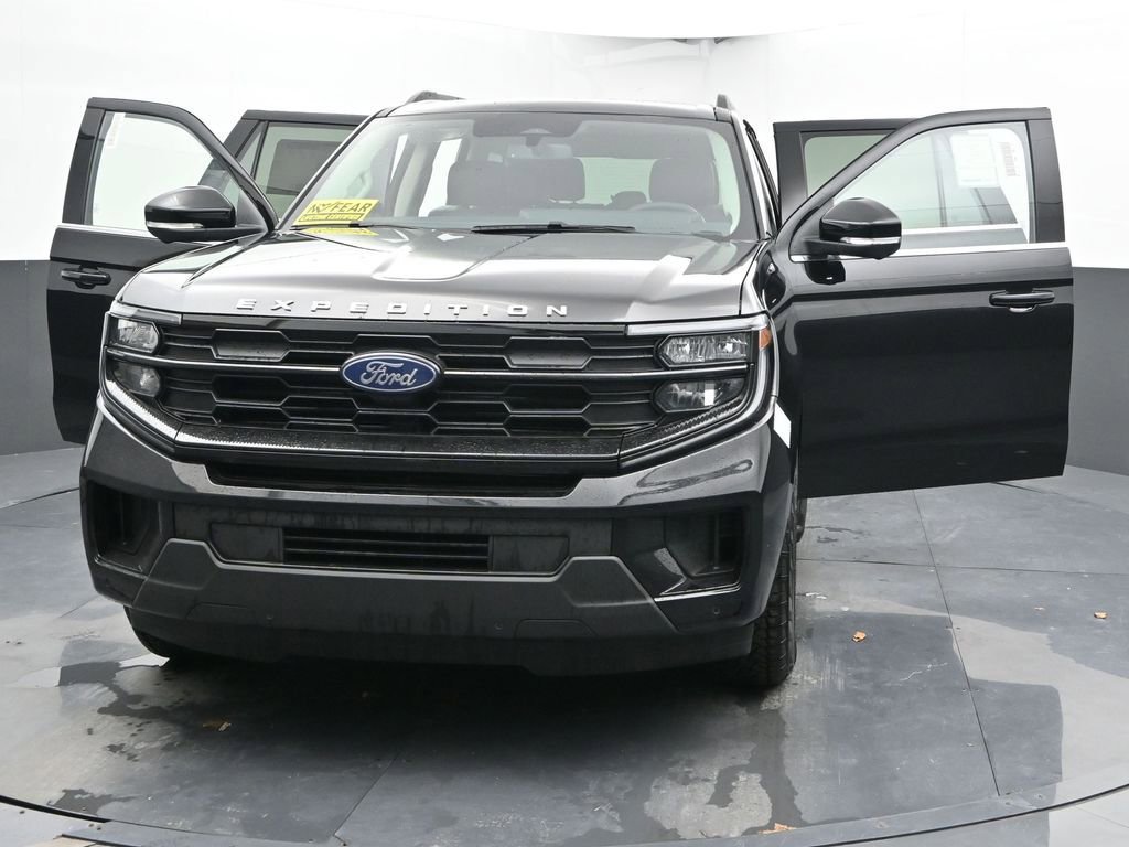 New 2026 Ford Expedition Active image 50