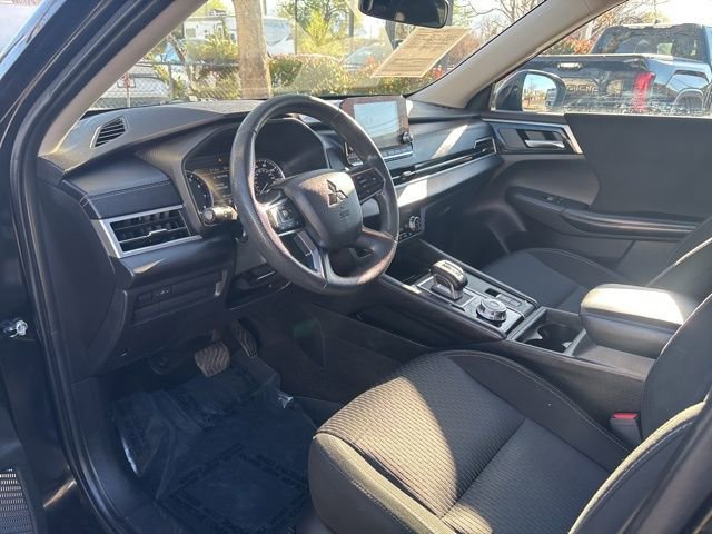 Used 2022 Mitsubishi Outlander ES image 13