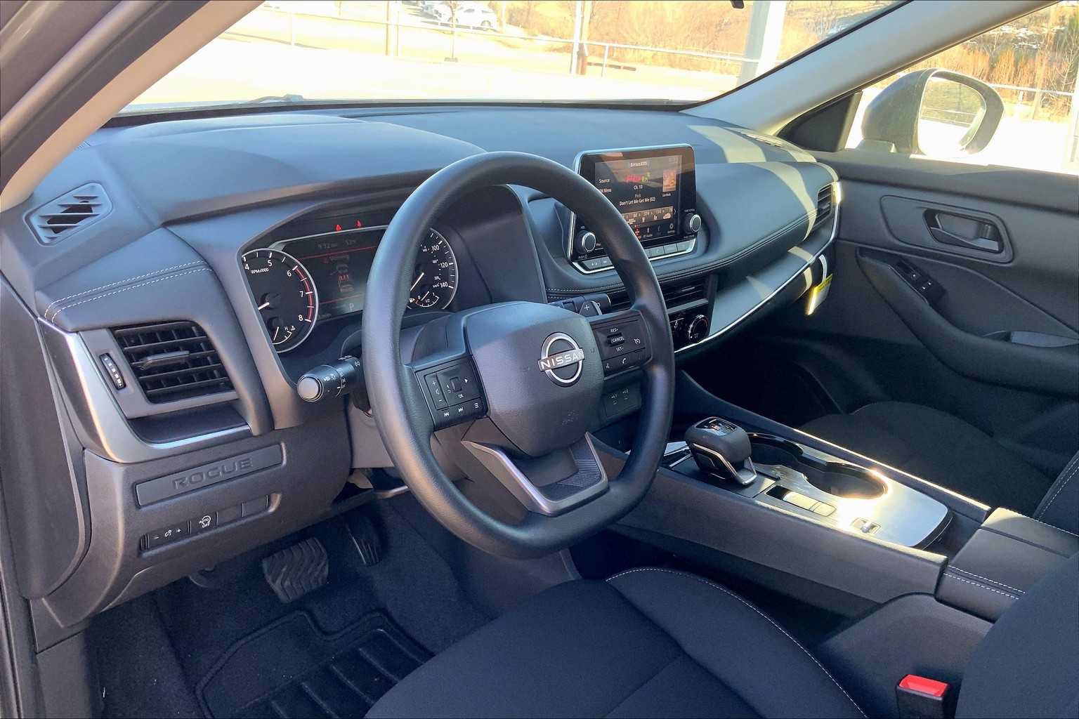 Certified 2025 Nissan Rogue S FWD image 8