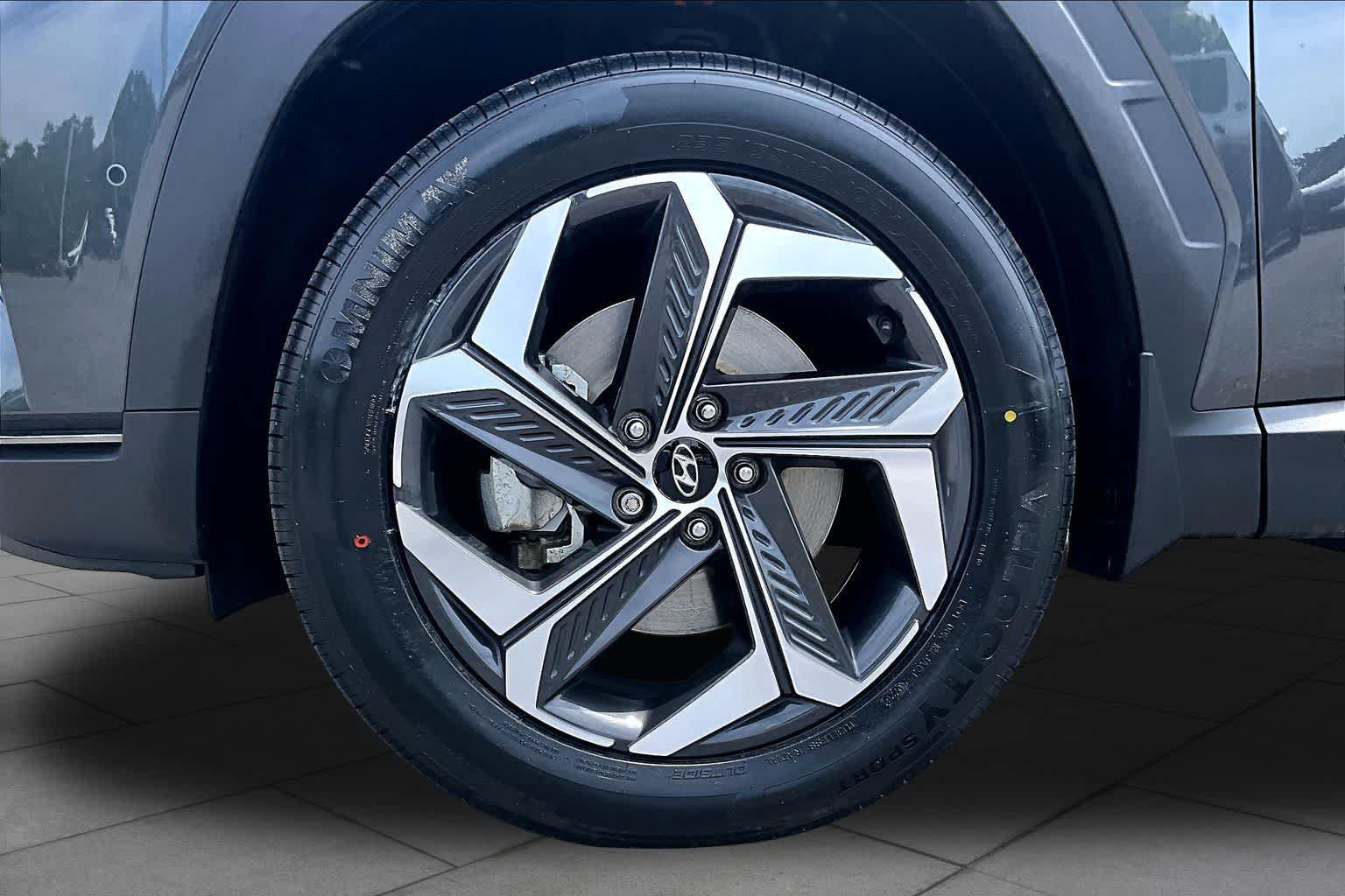 Used 2022 Hyundai Tucson Limited w/ Winter Package AWD/4WD image 11