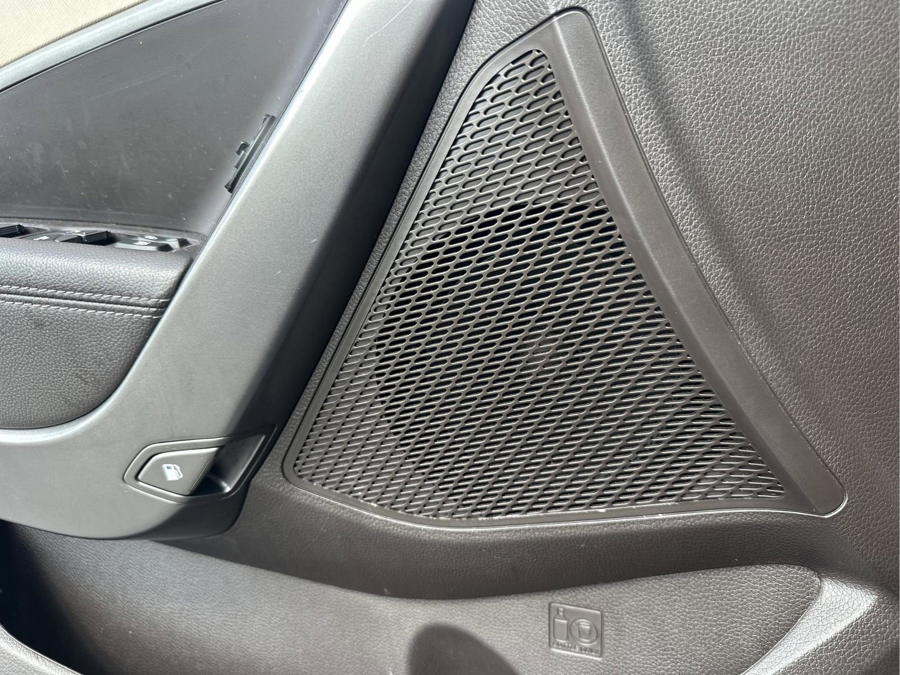 Used 2017 Hyundai Santa Fe Sport image 17