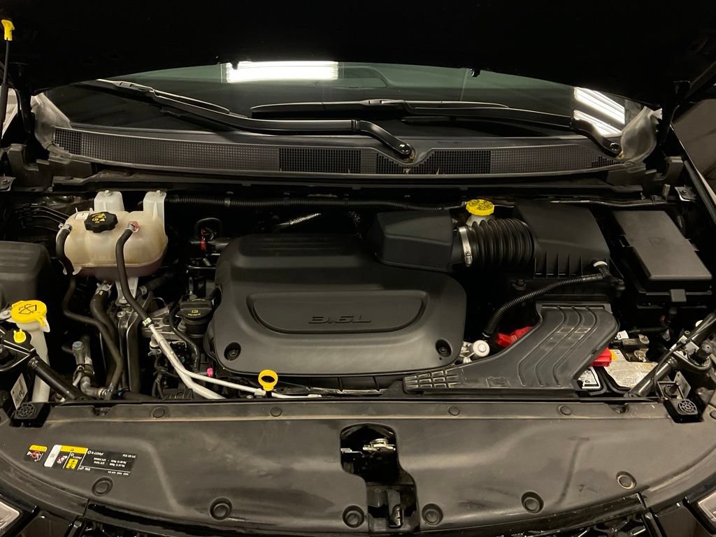 Used 2023 Chrysler Pacifica Touring-L w/ S Appearance Package FWD image 10