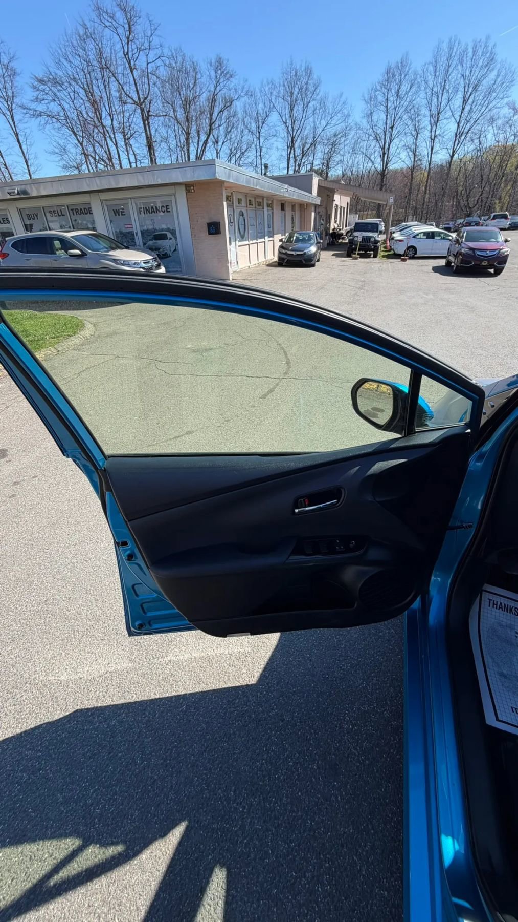 Used 2019 Toyota Prius XLE image 9