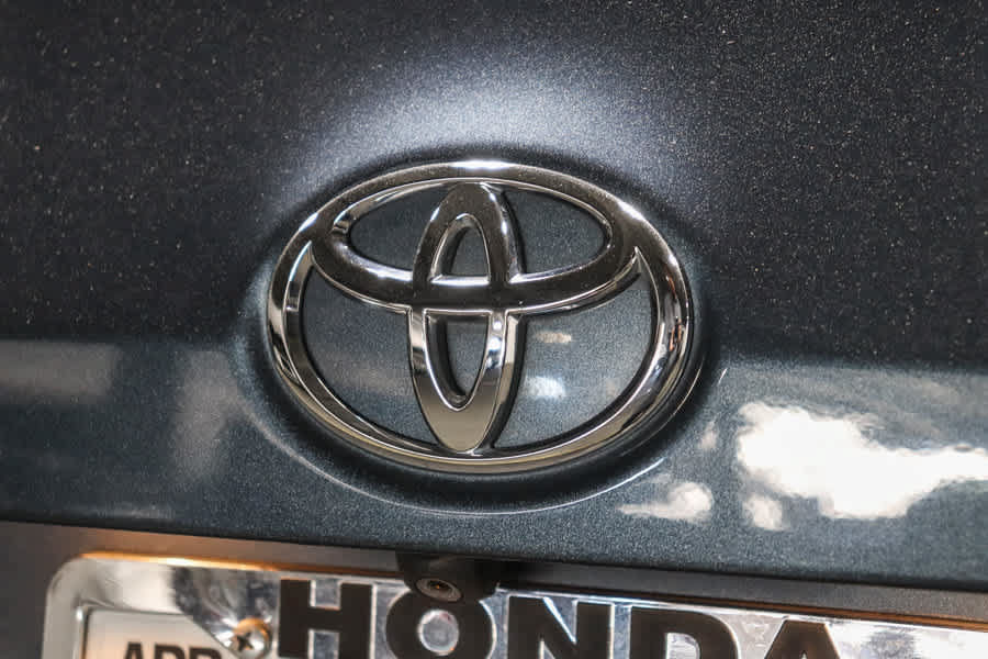 Certified 2019 Toyota Corolla LE FWD image 8