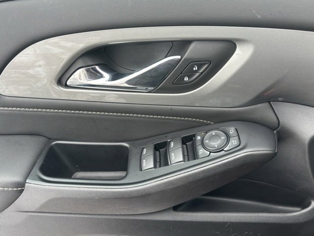 Used 2023 Chevrolet Traverse LT w/ LT Premium Package image 11