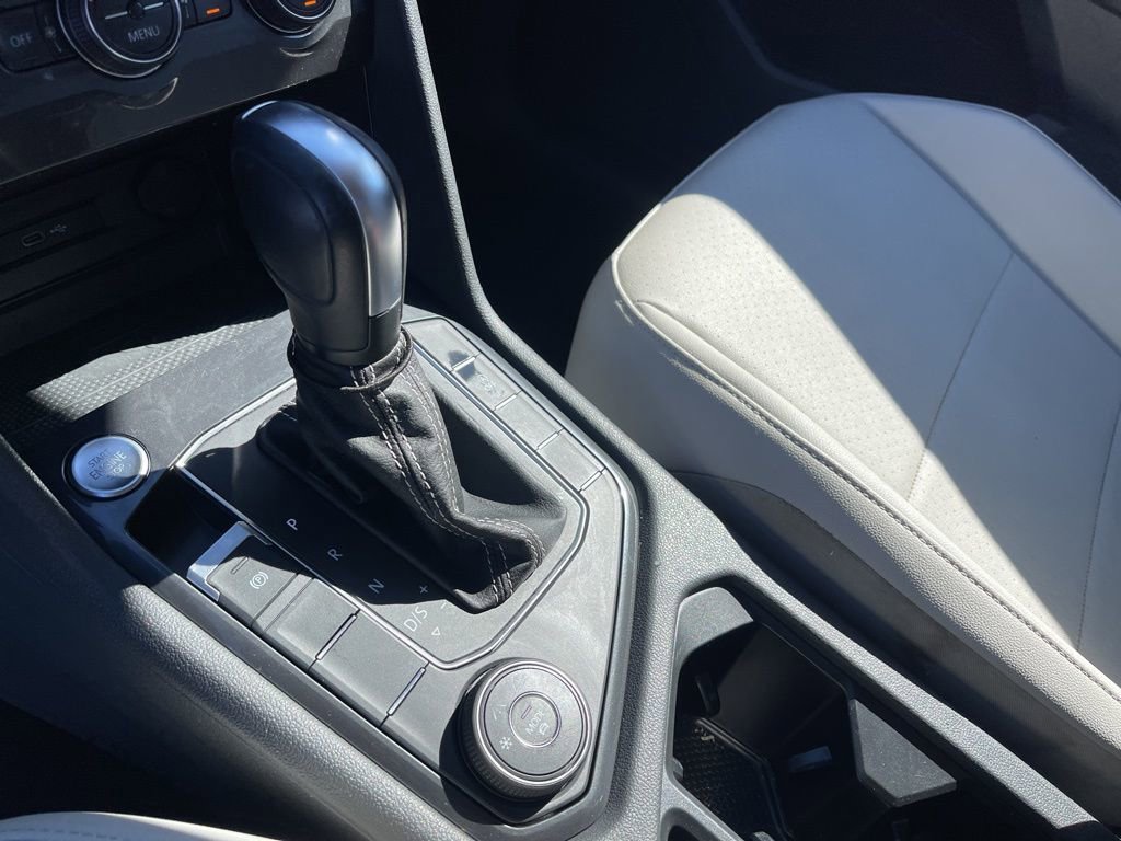 Used 2021 Volkswagen Tiguan SE w/ 3rd Row Seat Package image 14