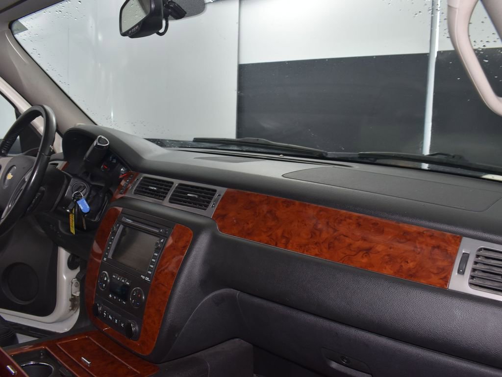 Used 2010 Chevrolet Suburban LTZ image 35