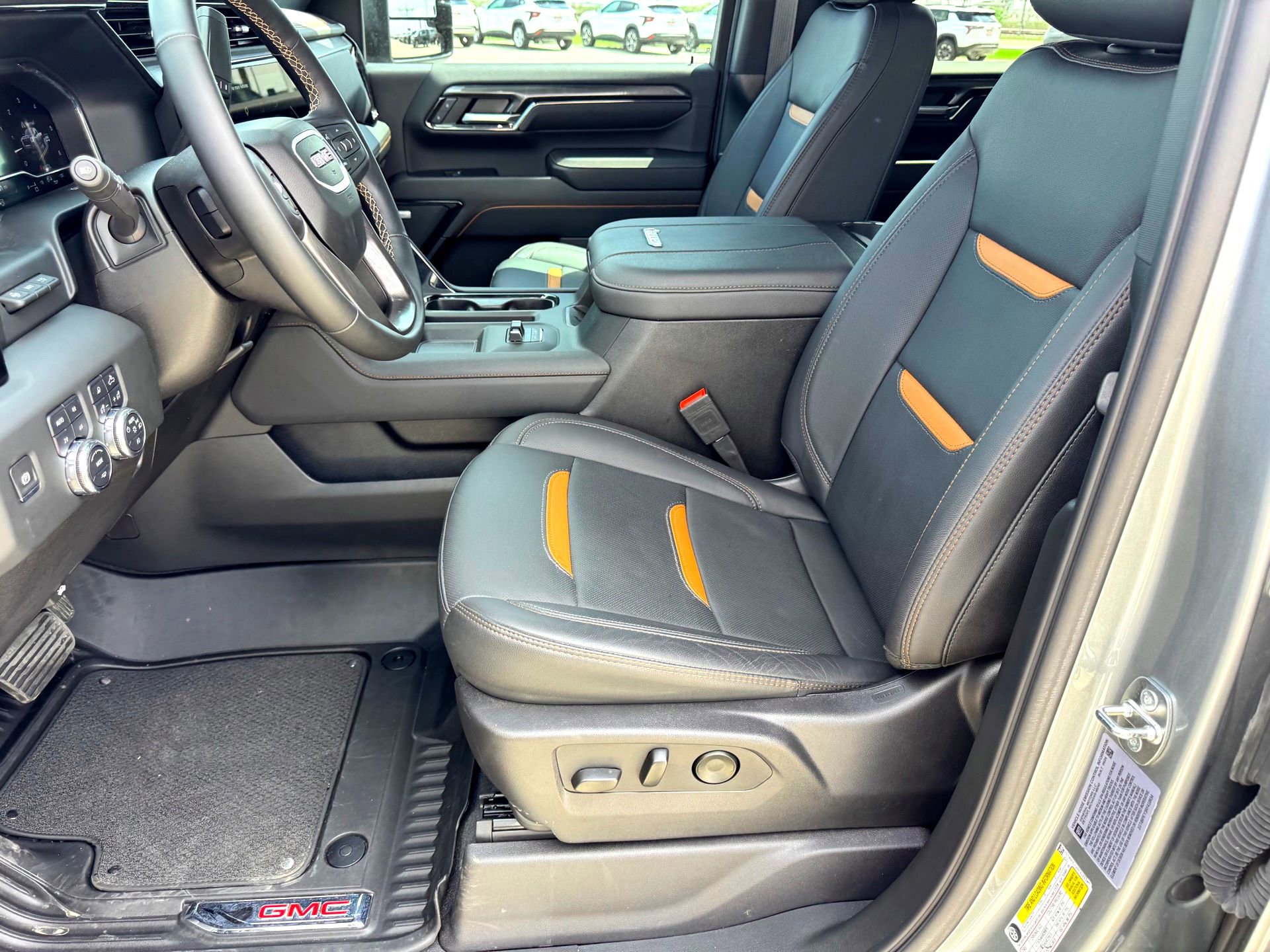 Used 2024 GMC Sierra 2500 AT4 w/ AT4 Premium Plus Package image 13