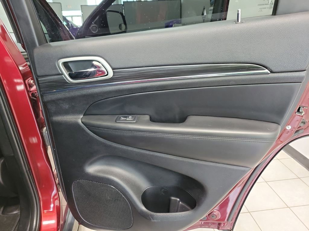 Used 2022 Jeep Grand Cherokee Limited image 23