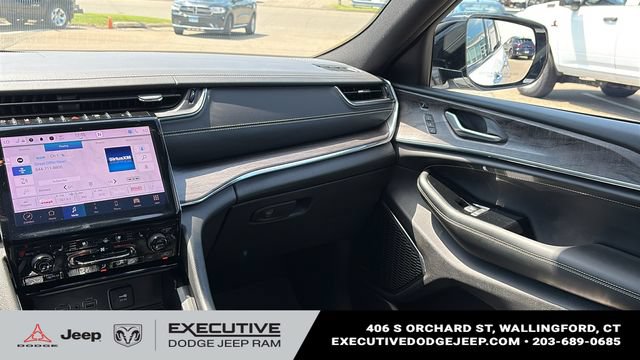 Used 2023 Jeep Grand Cherokee Overland w/ Luxury Tech Group IV AWD/4WD image 26