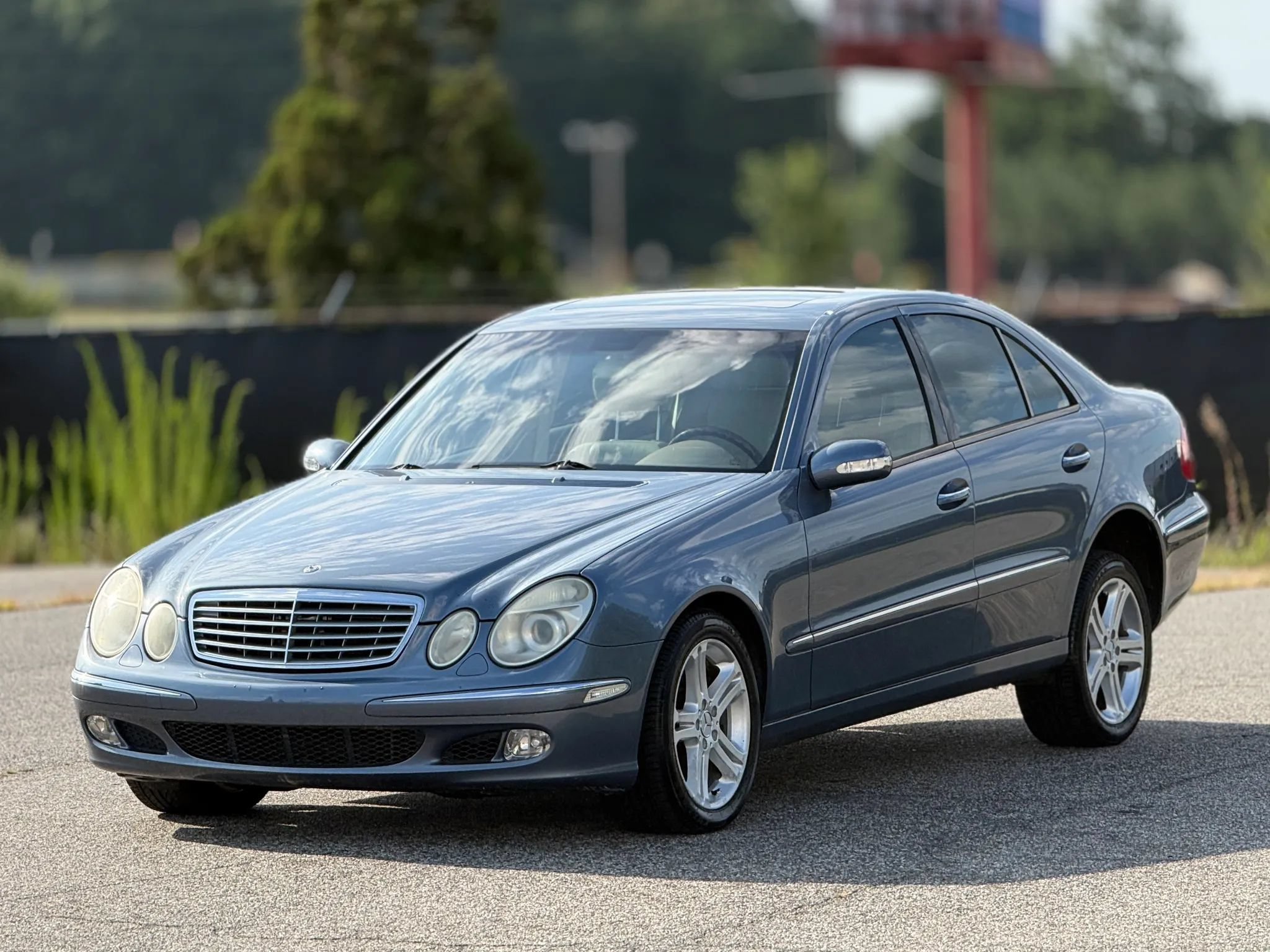 Used 2004 Mercedes-Benz E 500 4MATIC Sedan image 6