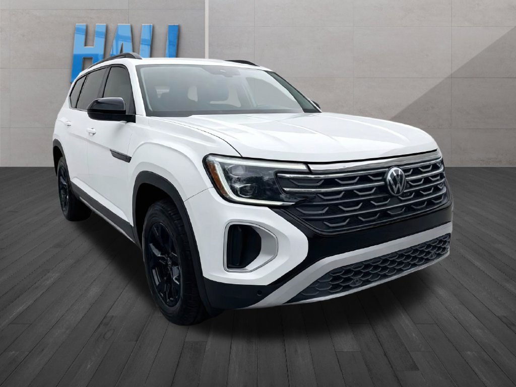 Certified 2024 Volkswagen Atlas Peak Edition SE AWD/4WD image 9
