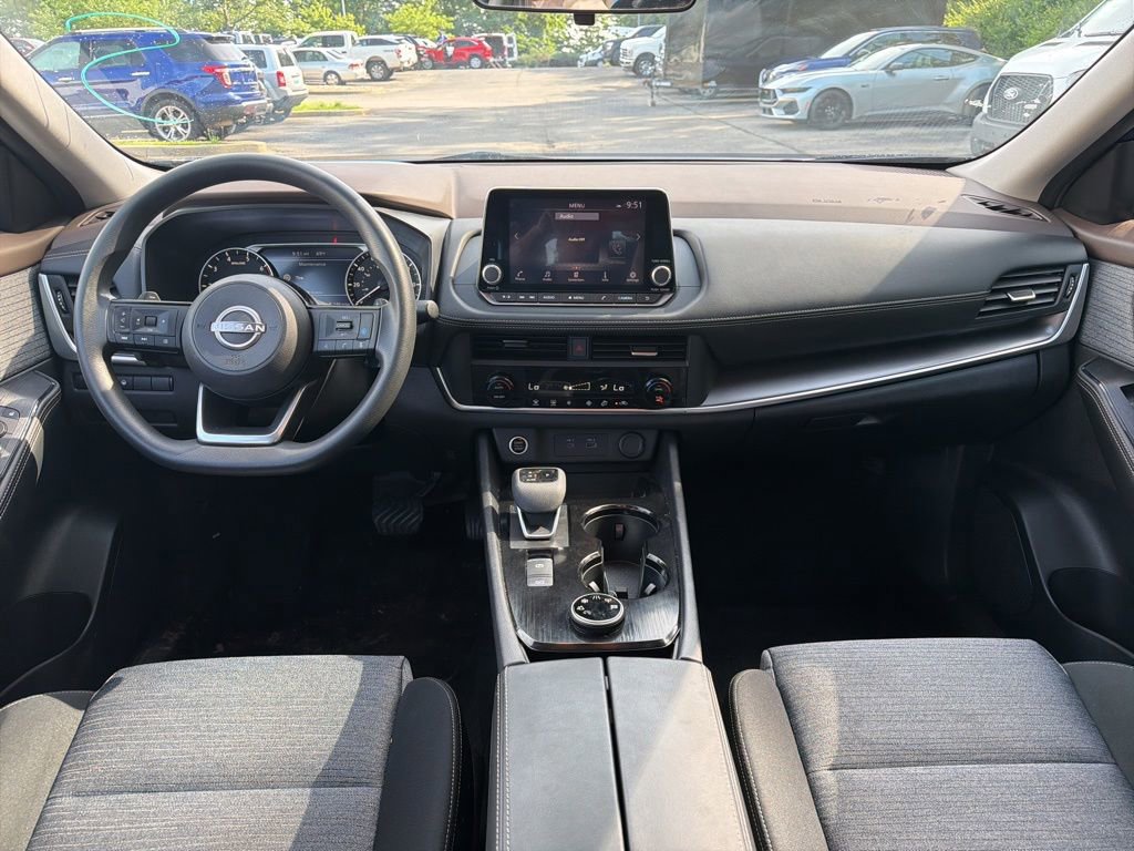 Used 2023 Nissan Rogue SV AWD/4WD image 5
