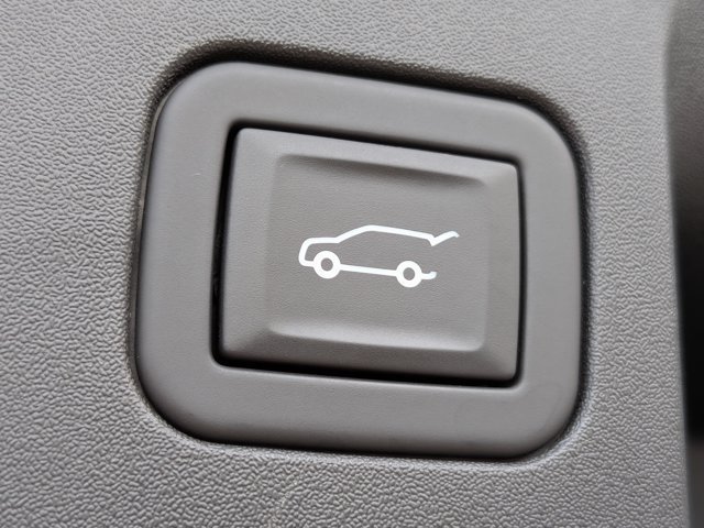 Certified 2023 Buick Envision Essence w/ Technology Package I FWD image 22