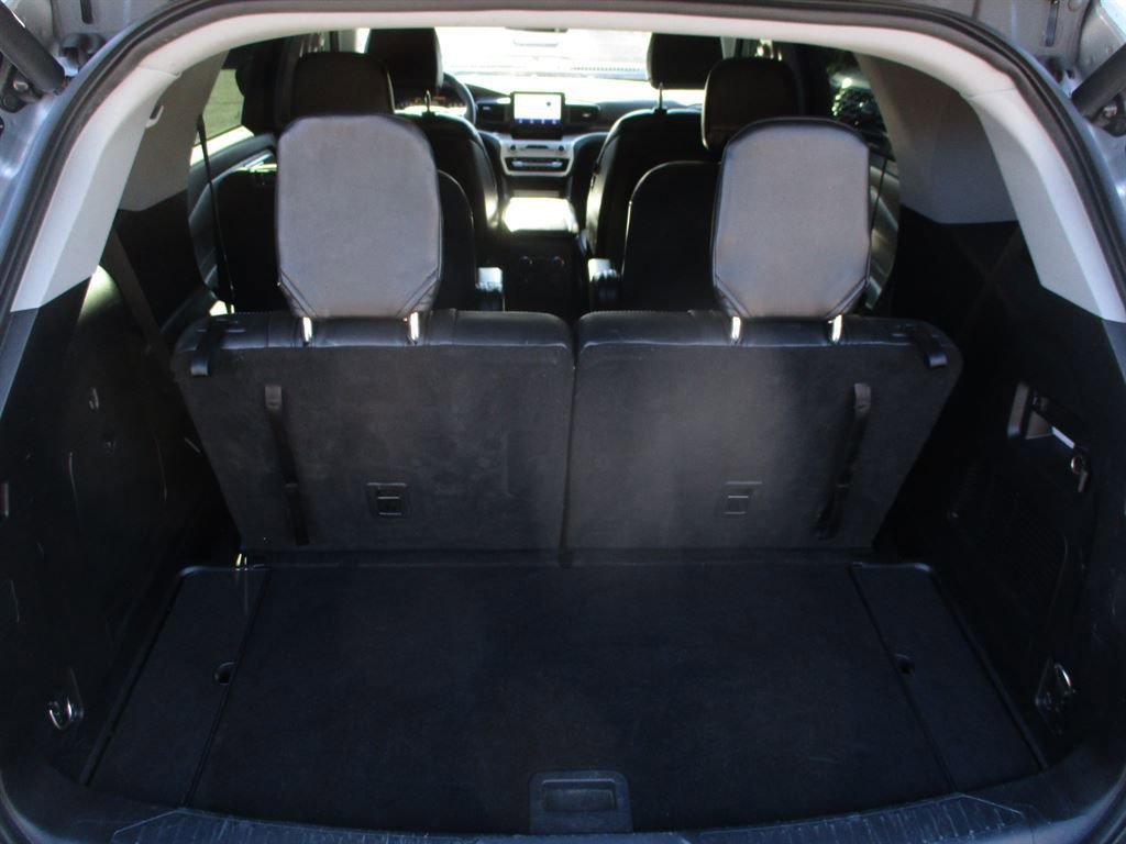 Used 2020 Ford Explorer XLT image 4