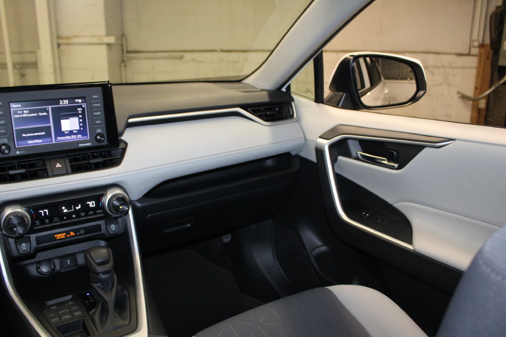 Used 2021 Toyota RAV4 XLE AWD/4WD image 29