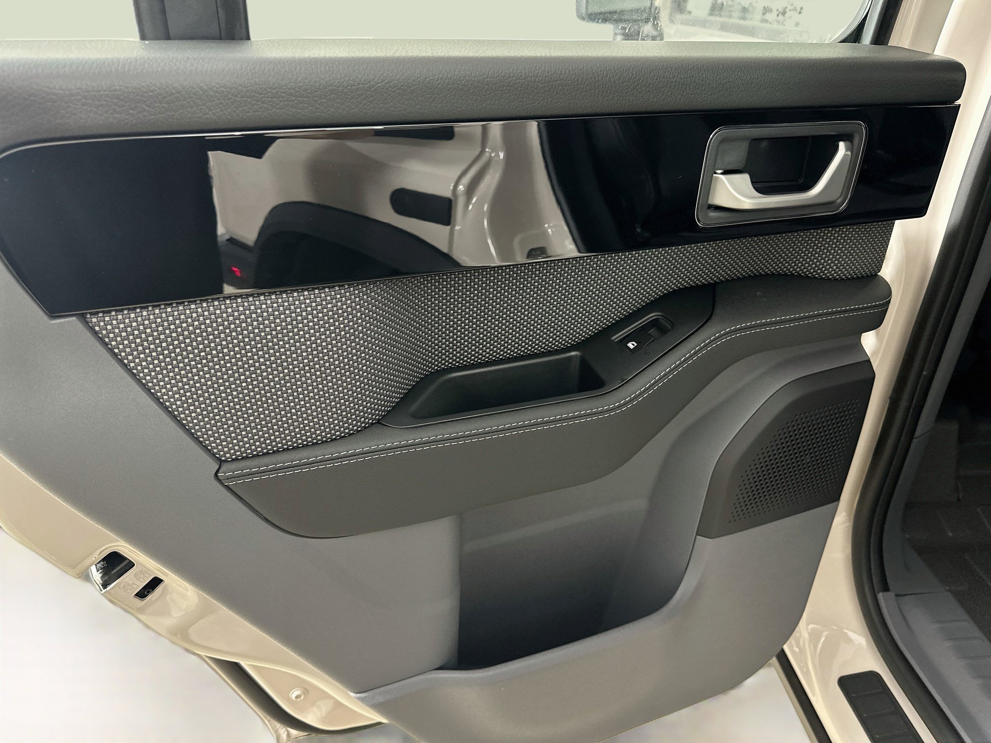 New 2026 INEOS Grenadier Station Wagon AWD/4WD image 36