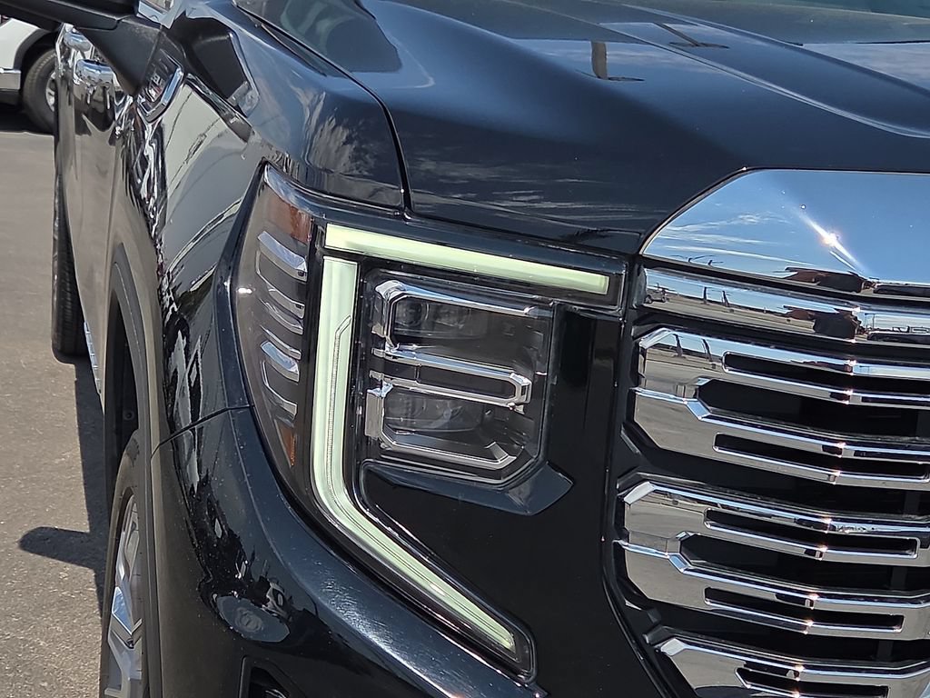 Used 2025 GMC Sierra 1500 Denali AWD/4WD image 7