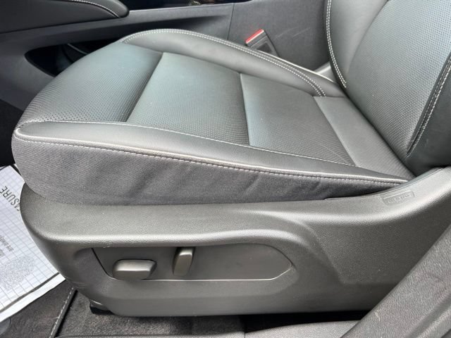 Used 2023 Buick Envision Essence AWD/4WD image 26