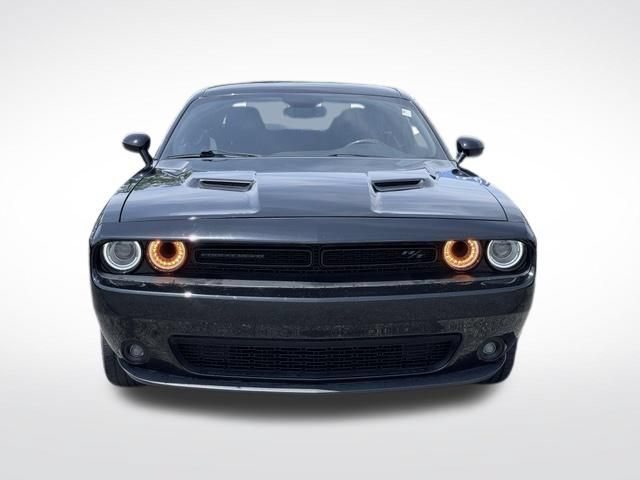 Used 2018 Dodge Challenger R/T w/ Blacktop Package RWD image 2