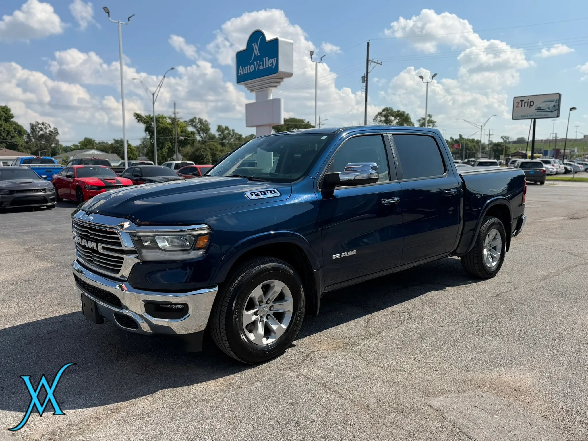 Used 2022 RAM 1500 Laramie AWD/4WD image 3