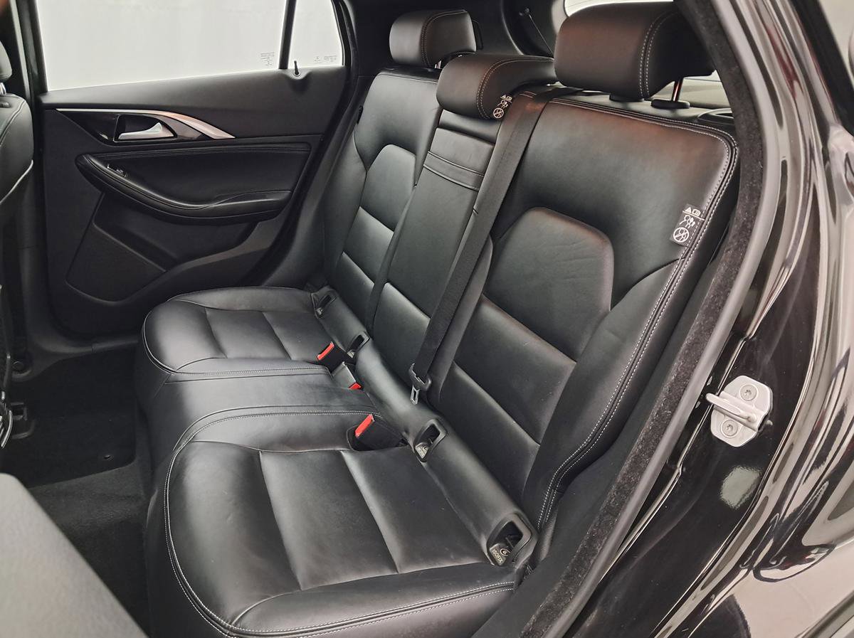 Used 2018 INFINITI QX30 AWD image 22