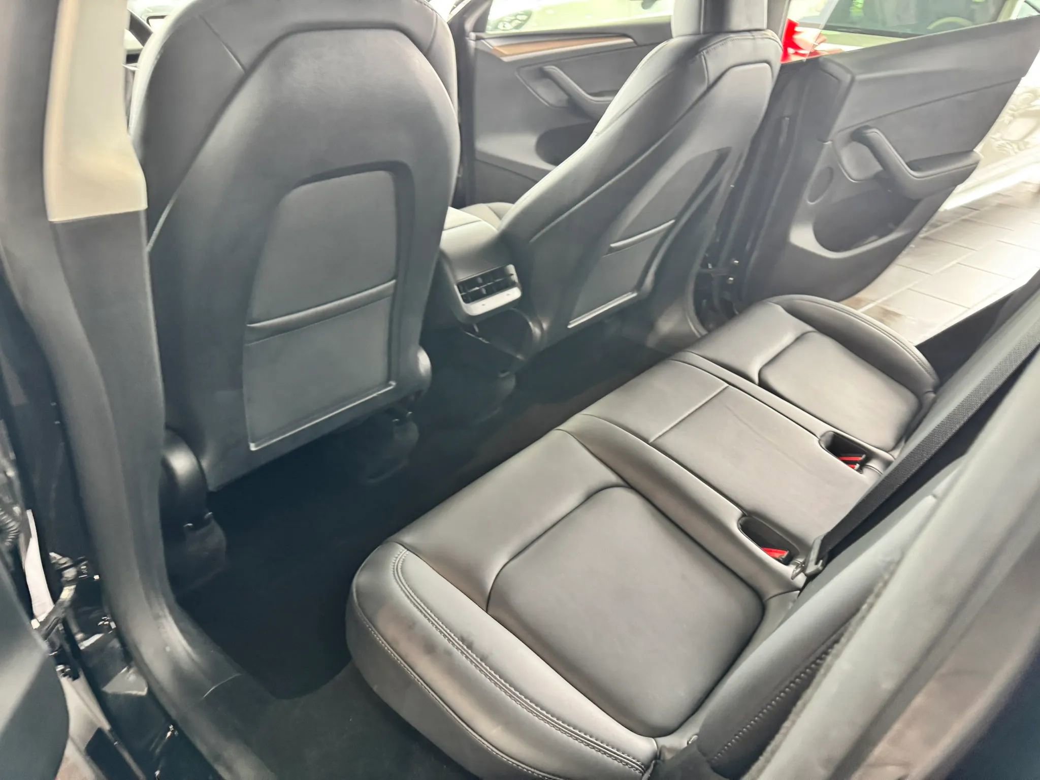 Used 2023 Tesla Model Y Long Range AWD/4WD image 18