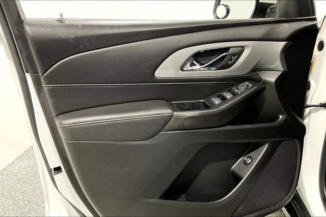 Used 2022 Chevrolet Traverse LT w/ Midnight/Sport Edition image 21