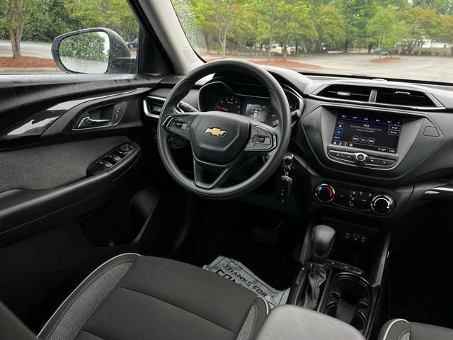 Used 2021 Chevrolet TrailBlazer LS FWD image 28