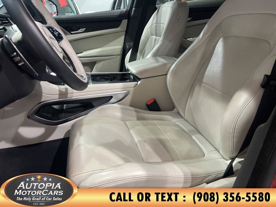 Used 2023 Jaguar F-PACE S AWD/4WD image 9