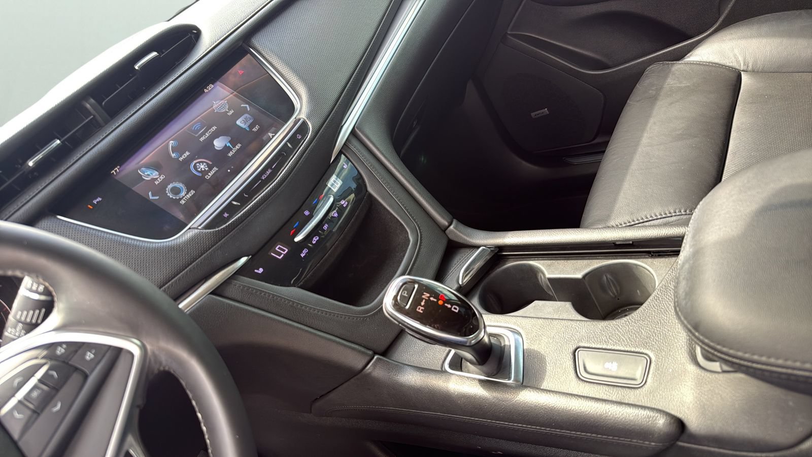 Used 2017 Cadillac XT5 Luxury w/ Driver Awareness Package FWD image 20
